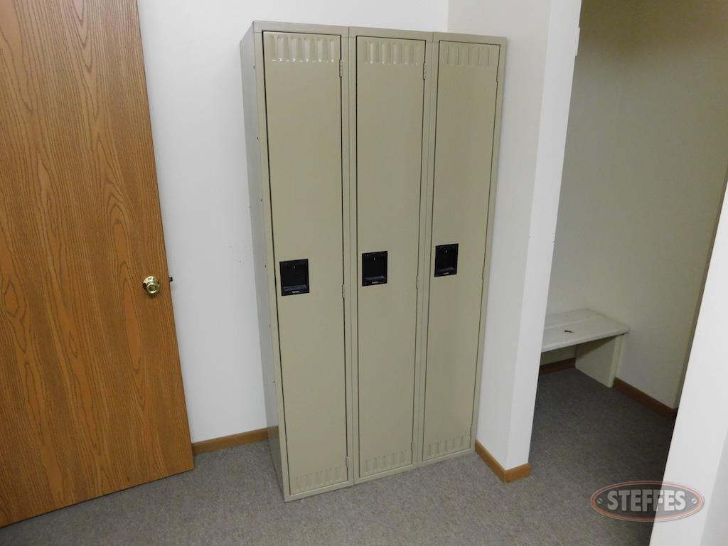 (3) Door Metal Lockers